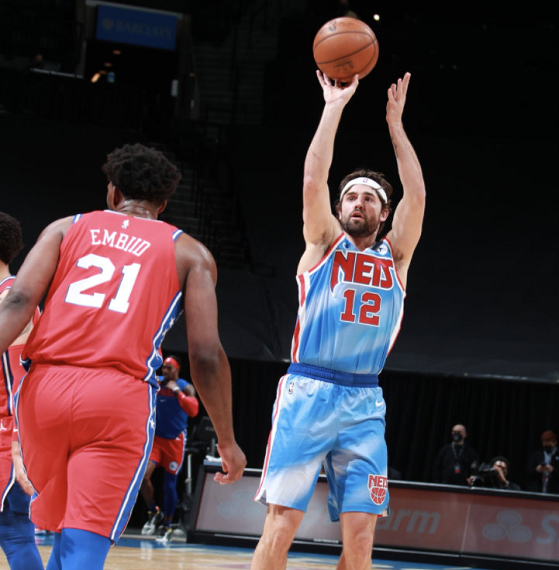 九游体育-山东泰山球迷高举事件始末